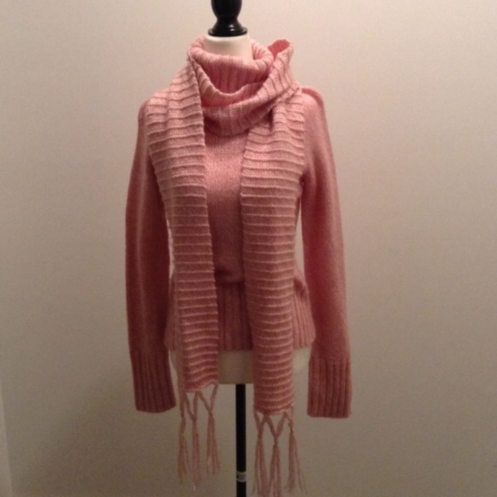 BCBG Sweater with Matching Scarf Size Small